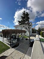 D Twins Airport Hotel