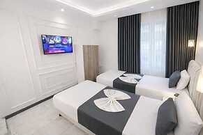 D Twins Airport Hotel