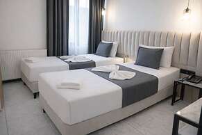 D Twins Airport Hotel