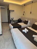 D Twins Airport Hotel