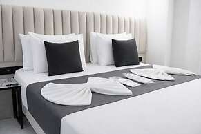 D Twins Airport Hotel