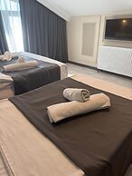 D Twins Airport Hotel