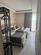 D Twins Airport Hotel