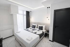 D Twins Airport Hotel