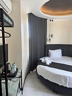 D Twins Airport Hotel