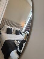 D Twins Airport Hotel