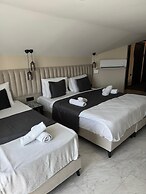 D Twins Airport Hotel