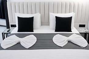 D Twins Airport Hotel