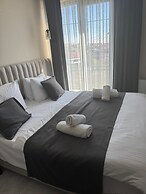 D Twins Airport Hotel