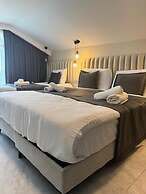 D Twins Airport Hotel