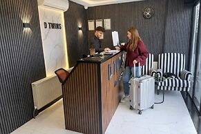 D Twins Airport Hotel