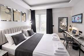 D Twins Airport Hotel
