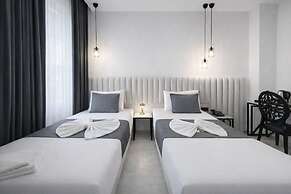 D Twins Airport Hotel