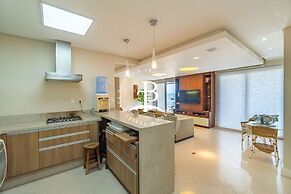 Vista mar 2 suítes e piscina exterior