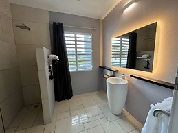 Old Crow Hotel and Suites