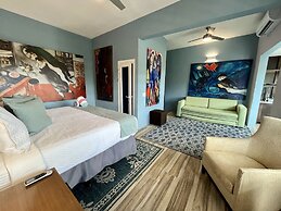 Old Crow Hotel and Suites