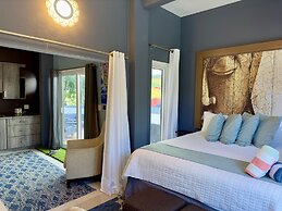 Old Crow Hotel and Suites