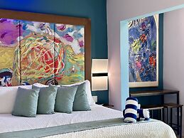 Old Crow Hotel and Suites