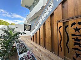 Old Crow Hotel and Suites