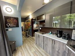 Old Crow Hotel and Suites