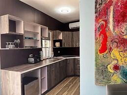 Old Crow Hotel and Suites