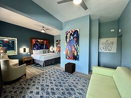 Old Crow Hotel and Suites