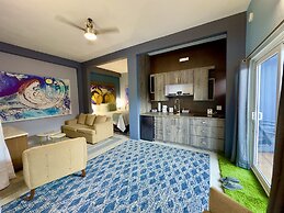 Old Crow Hotel and Suites