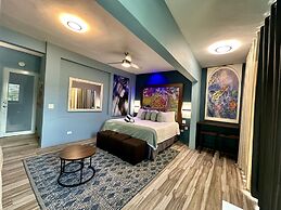 Old Crow Hotel and Suites