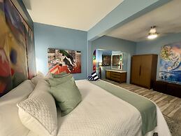 Old Crow Hotel and Suites