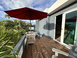 Old Crow Hotel and Suites