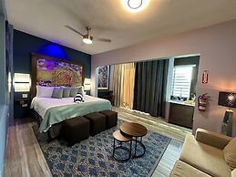 Old Crow Hotel and Suites