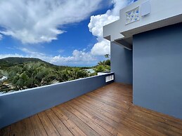 Old Crow Hotel and Suites