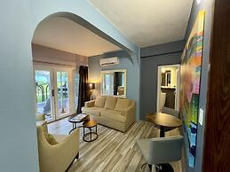 Old Crow Hotel and Suites