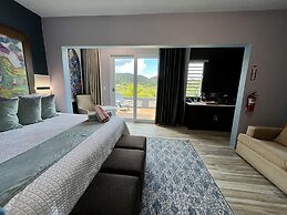 Old Crow Hotel and Suites