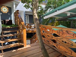 Old Crow Hotel and Suites