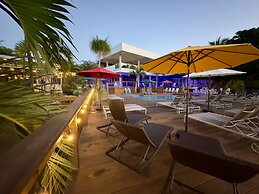 Old Crow Hotel and Suites