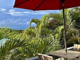 Old Crow Hotel and Suites