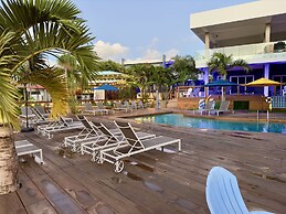 Old Crow Hotel and Suites