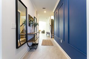 Super Luxury Modern Home Prime Location