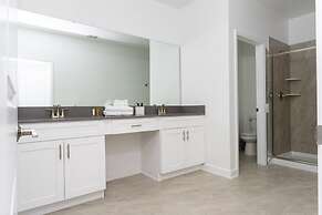 Super Luxury Modern Home Prime Location