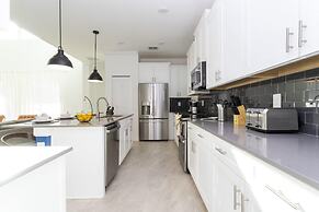 Super Luxury Modern Home Prime Location