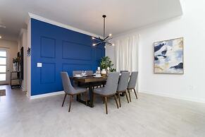 Super Luxury Modern Home Prime Location