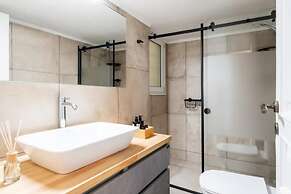 4BD Apartment With Outdoor Jacuzzi Garden