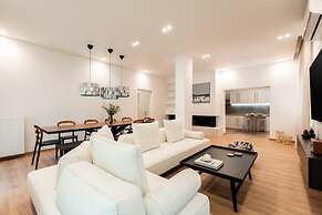 4BD Apartment With Outdoor Jacuzzi Garden