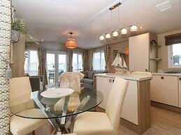 Seafront Holiday Home 2