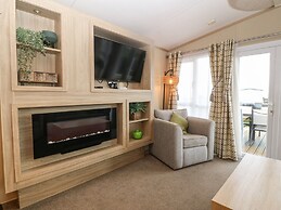 Seafront Holiday Home 2