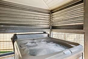 Bear View Estate 2 Bedroom Cabin by RedAwning