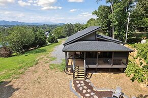 Bear View Estate 2 Bedroom Cabin by RedAwning