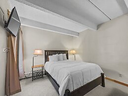 Wh102 Wheeler House 2 Bedroom Condo by RedAwning