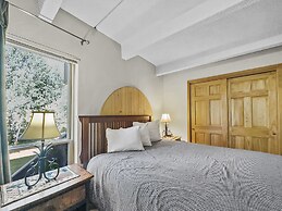 Wh102 Wheeler House 2 Bedroom Condo by RedAwning